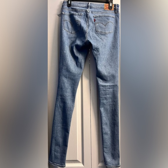 Levi’s 711 Light Wash Skinny Jeans - Picture 5 of 7